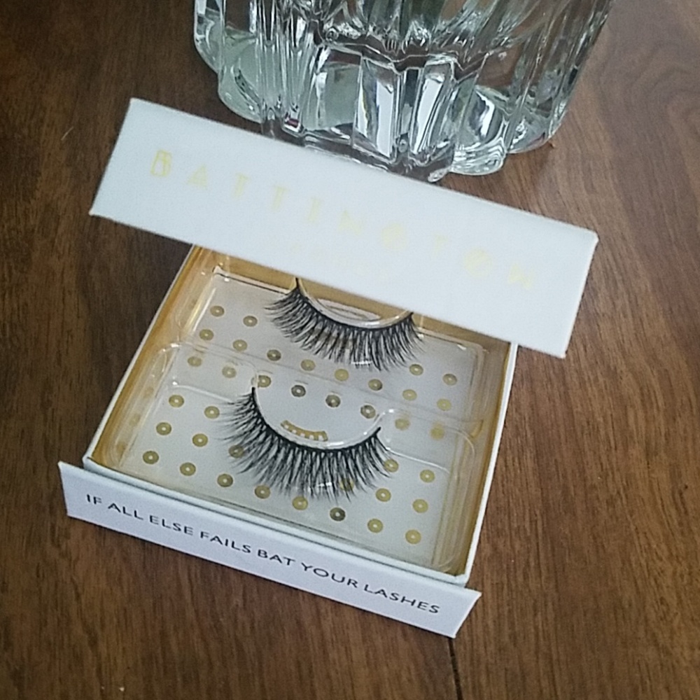 BNWT Battington Lashes in Monroe